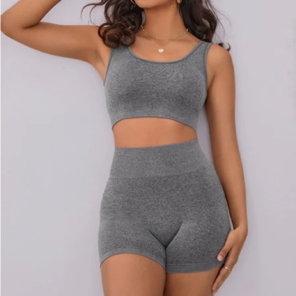 Seamless High Stretch Sports Bra With Biker Shorts